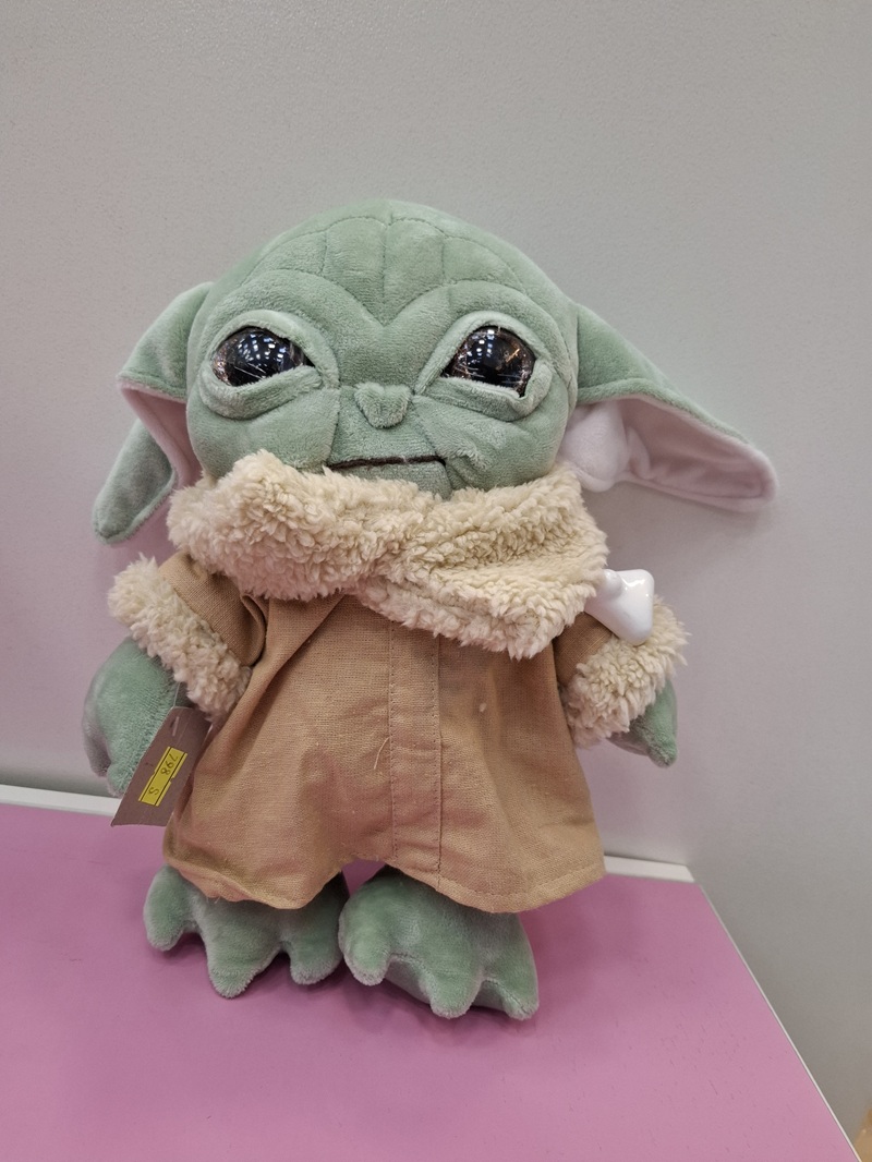 بی بی یودا 30cm - پولیش - لباس کنفی /